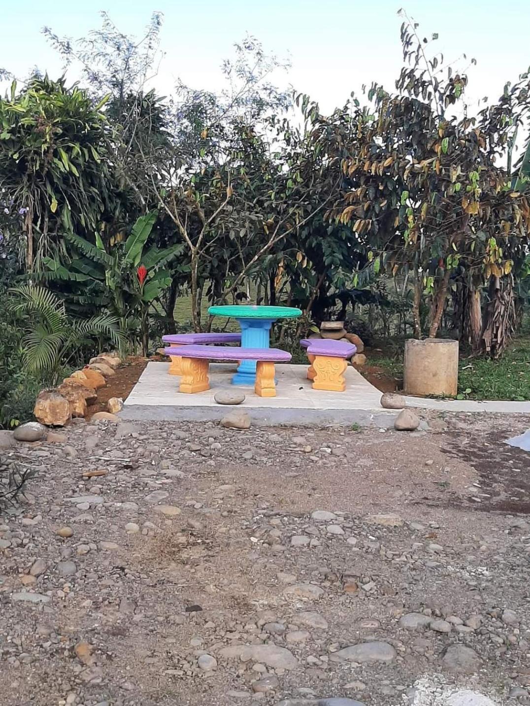 Cabinas El Pilon Rio Celeste Exteriör bild
